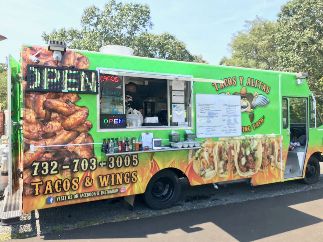 Tips On How To Land The Best Food Truck Company On Your Special Day
