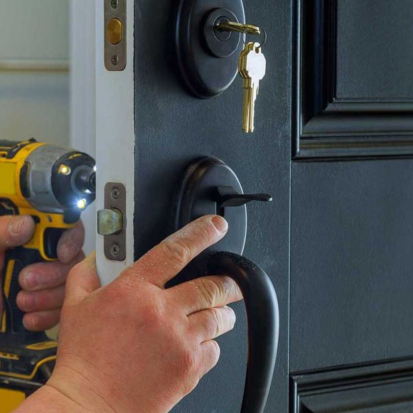 Look Up To These Facts While Choosing A Locksmith
