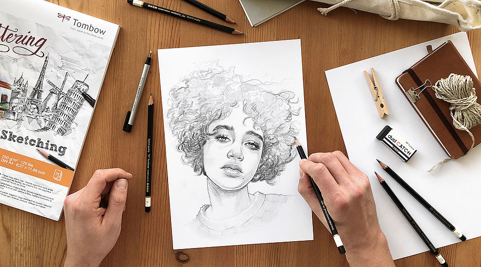 Hire the best-drawn portraits service you can find on the web
