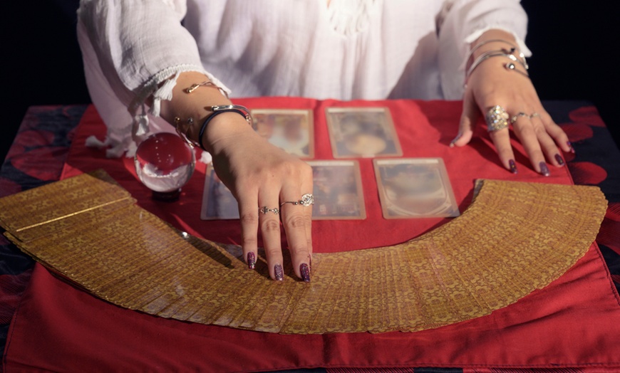 Learn More About Yourself through an Online Psychic Reading